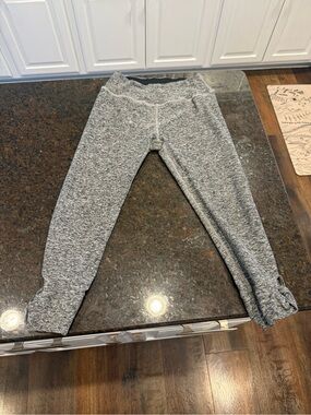 Beyond Yoga Crop Leggings - Size S